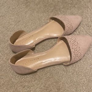 Neutral pink flats